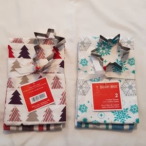 4 kitchen towels 2 cookie cutters